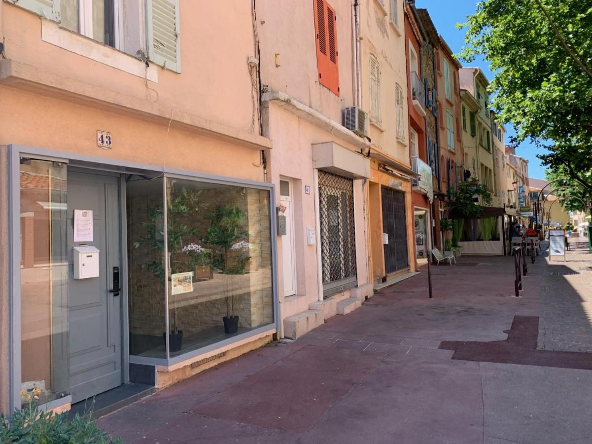Excellent Studio Au Coeur Historique De Fréjus Εξωτερικό φωτογραφία