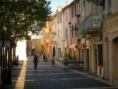 Excellent Studio Au Coeur Historique De Fréjus Εξωτερικό φωτογραφία